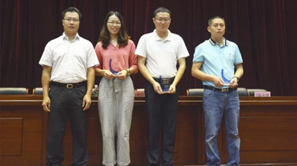 里水鎮表揚精達信公司等7家熱心企業